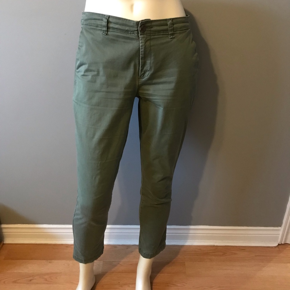 Gap Girlfriend Khaki Green Cropped Pants